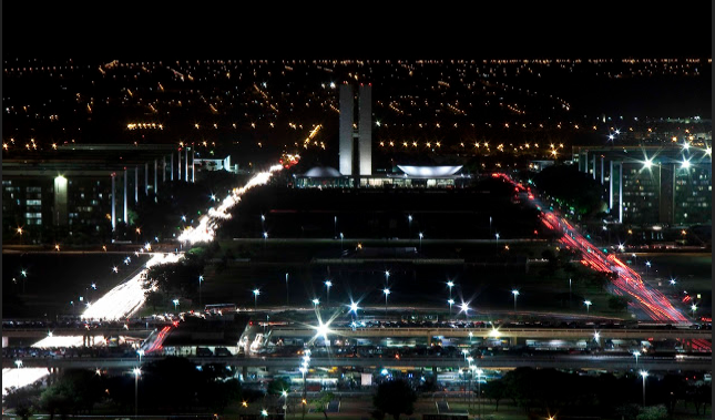 Brasília vista do alto à noite | Capital do sexo e das Acompanhantes